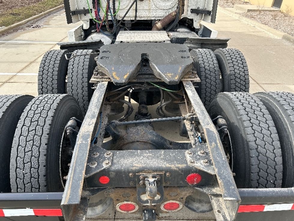 Sleeper Tractor-Heavy Duty Tractors-Freightliner-2020-T12664ST-East Chicago-IN-526,363\n\t\tmiles-$ 55,750 - Image 6