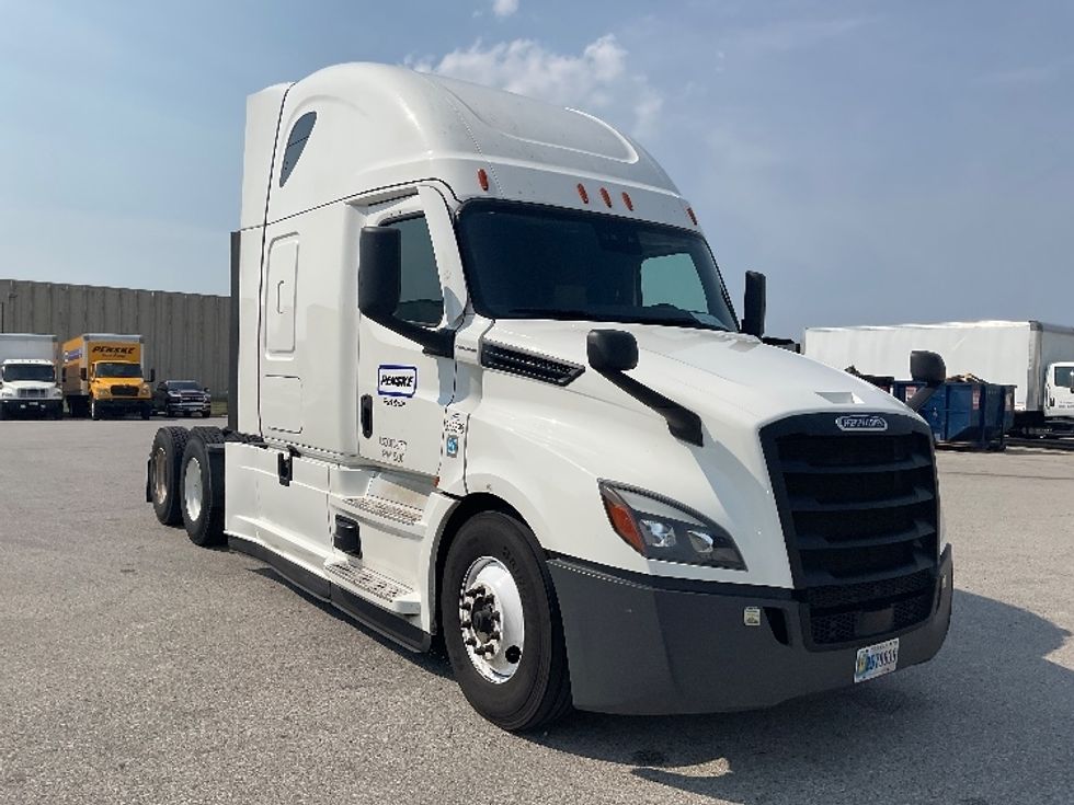 Sleeper Tractor-Heavy Duty Tractors-Freightliner-2020-T12664ST-East Chicago-IN-526,620\n\t\tmiles-$ 58,750 - Image 1