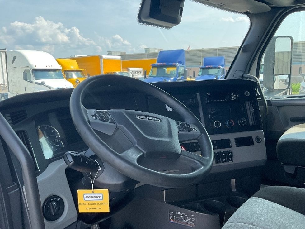 Sleeper Tractor-Heavy Duty Tractors-Freightliner-2020-T12664ST-East Chicago-IN-526,620\n\t\tmiles-$ 58,750 - Image 10