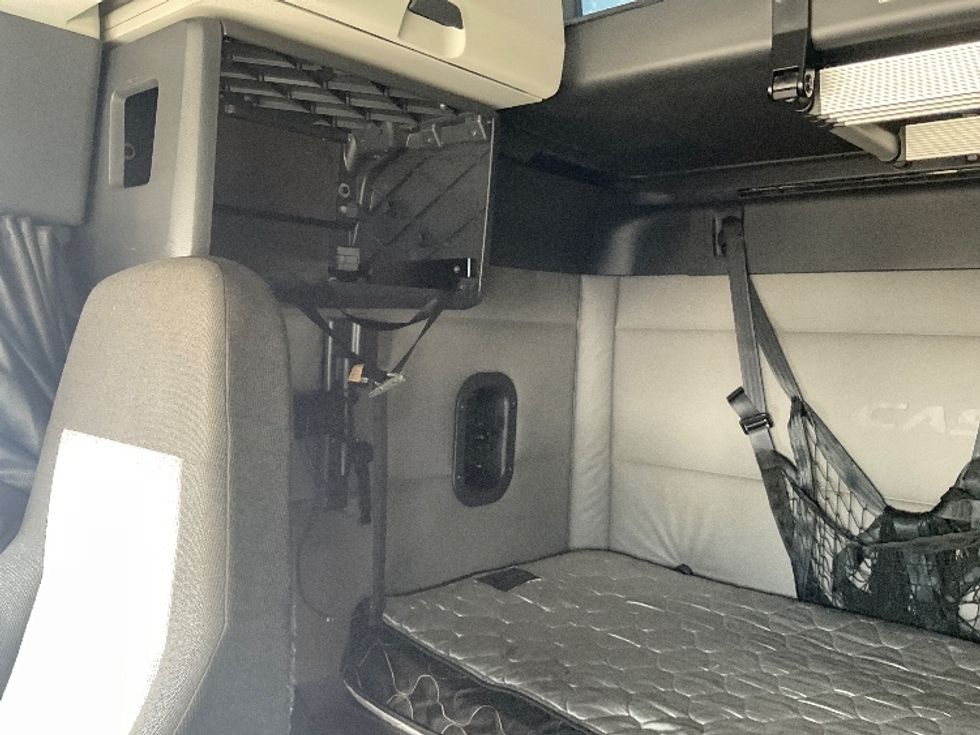 Sleeper Tractor-Heavy Duty Tractors-Freightliner-2020-T12664ST-East Chicago-IN-526,620\n\t\tmiles-$ 58,750 - Image 19