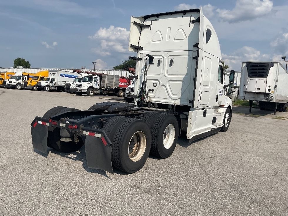 Sleeper Tractor-Heavy Duty Tractors-Freightliner-2020-T12664ST-East Chicago-IN-526,620\n\t\tmiles-$ 58,750 - Image 7