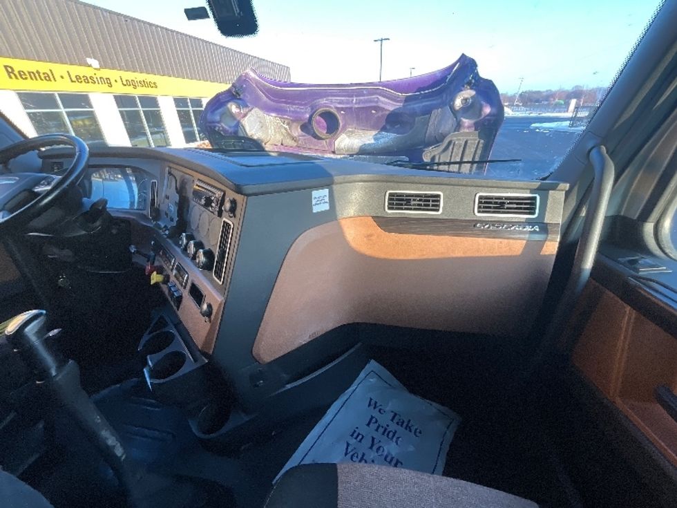 Sleeper Tractor-Heavy Duty Tractors-Freightliner-2020-T12664ST-East Chicago-IN-532,953\n\t\tmiles-$ 59,750 - Image 15