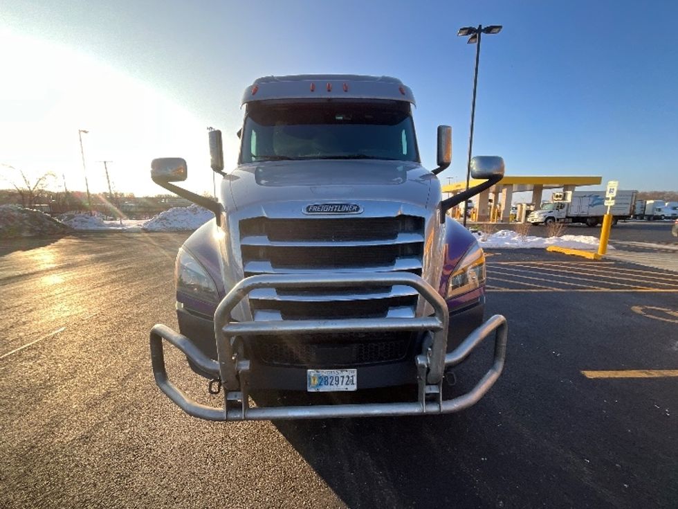 Sleeper Tractor-Heavy Duty Tractors-Freightliner-2020-T12664ST-East Chicago-IN-532,953\n\t\tmiles-$ 59,750 - Image 2