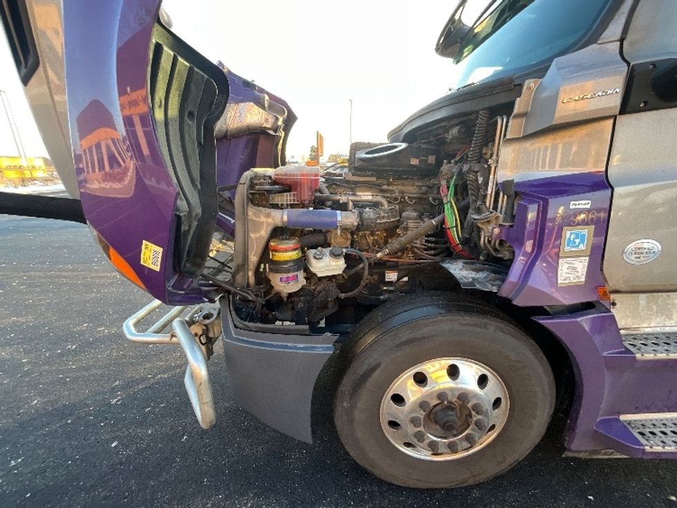 Sleeper Tractor-Heavy Duty Tractors-Freightliner-2020-T12664ST-East Chicago-IN-532,953\n\t\tmiles-$ 59,750 - Image 21