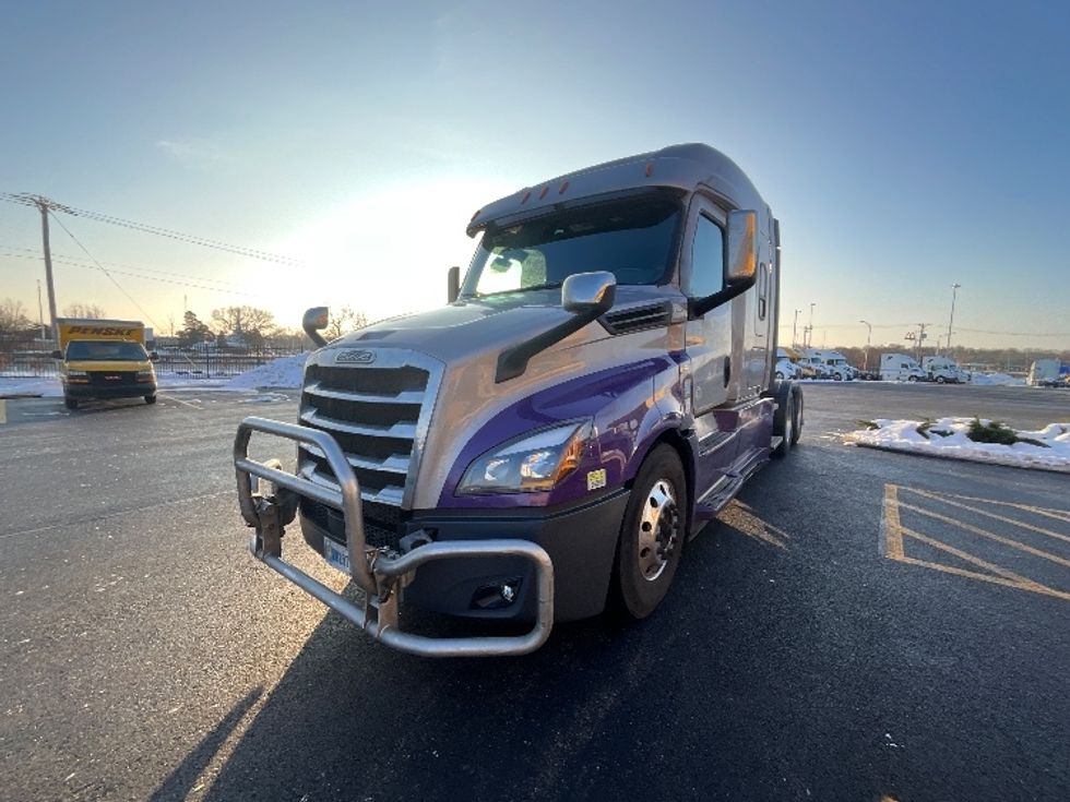 Sleeper Tractor-Heavy Duty Tractors-Freightliner-2020-T12664ST-East Chicago-IN-532,953\n\t\tmiles-$ 59,750 - Image 3