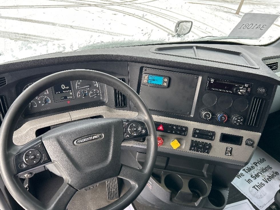 Sleeper Tractor-Heavy Duty Tractors-Freightliner-2020-T12664ST-East Chicago-IN-533,855\n\t\tmiles-$ 56,000 - Image 11