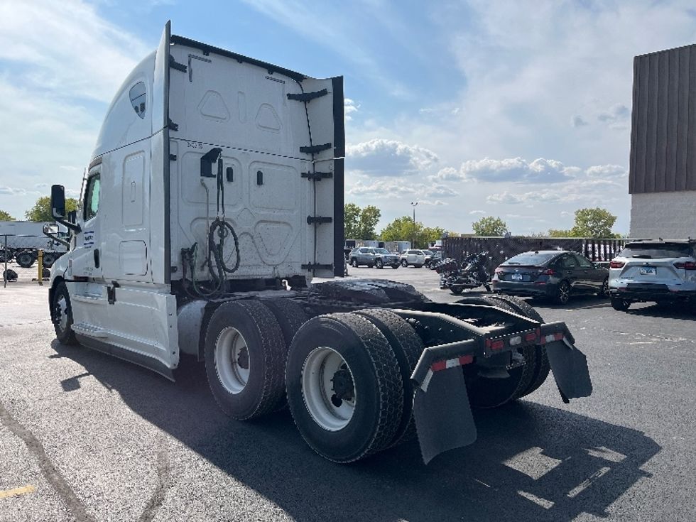 Sleeper Tractor-Heavy Duty Tractors-Freightliner-2020-T12664ST-East Chicago-IN-543,139\n\t\tmiles-$ 61,250 - Image 5
