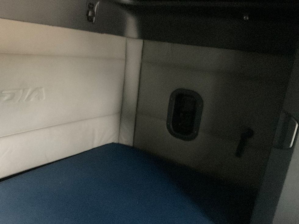 Sleeper Tractor-Heavy Duty Tractors-Freightliner-2020-T12664ST-East Chicago-IN-557,353\n\t\tmiles-$ 56,250 - Image 18