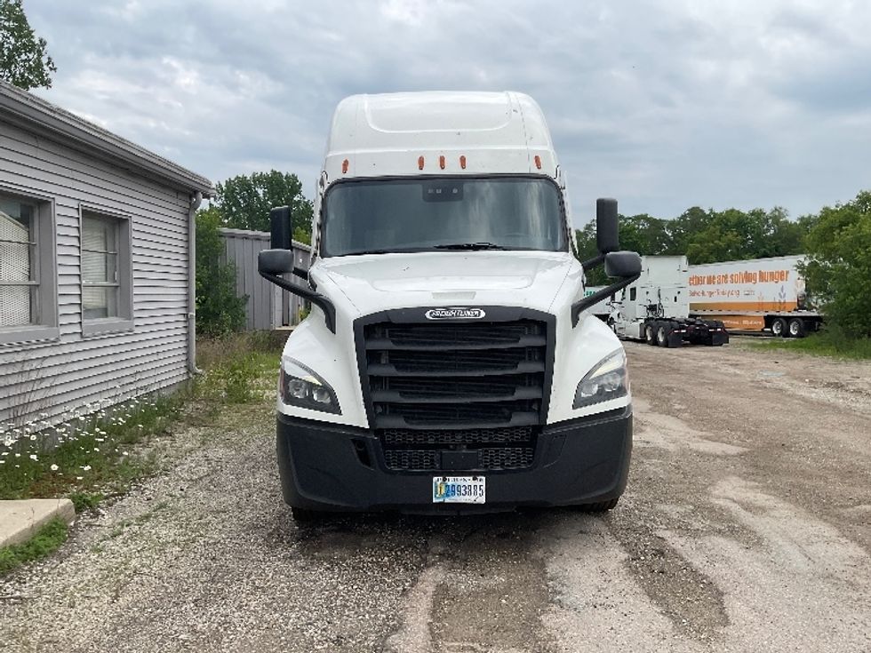 Sleeper Tractor-Heavy Duty Tractors-Freightliner-2020-T12664ST-East Chicago-IN-557,353\n\t\tmiles-$ 56,250 - Image 2