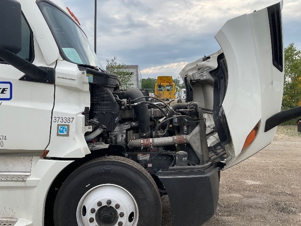 Sleeper Tractor-Heavy Duty Tractors-Freightliner-2020-T12664ST-East Chicago-IN-557,353\n\t\tmiles-$ 56,250 - Image 20