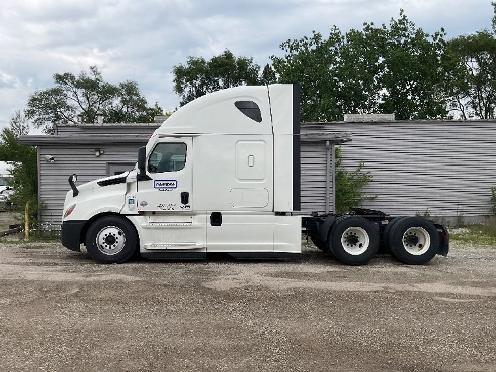 Sleeper Tractor-Heavy Duty Tractors-Freightliner-2020-T12664ST-East Chicago-IN-557,353\n\t\tmiles-$ 56,250 - Image 4