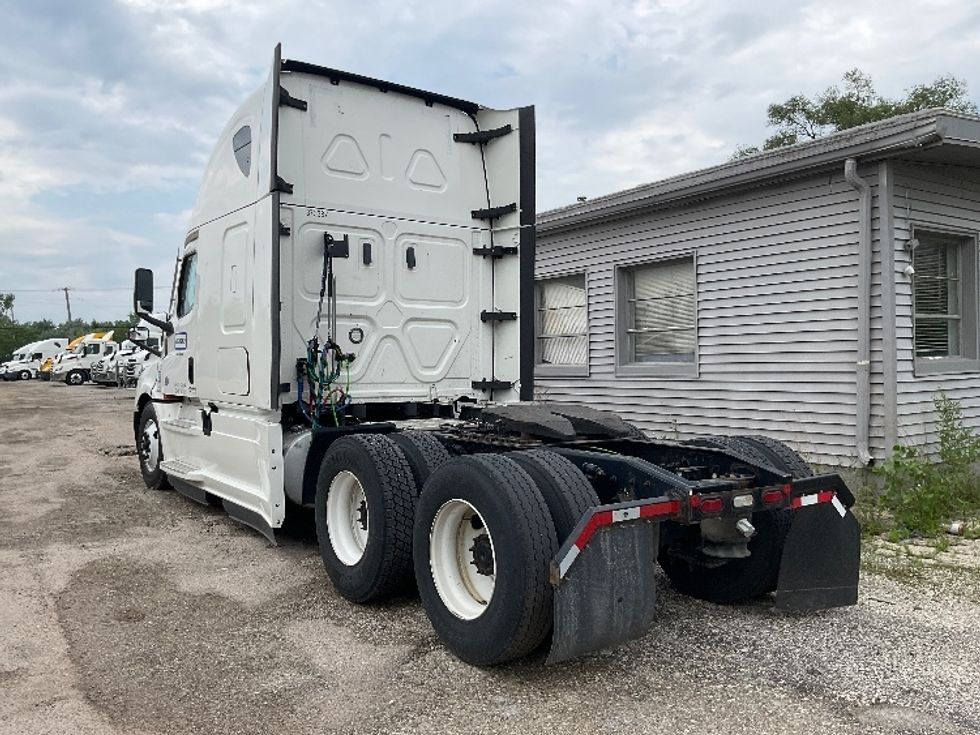 Sleeper Tractor-Heavy Duty Tractors-Freightliner-2020-T12664ST-East Chicago-IN-557,353\n\t\tmiles-$ 56,250 - Image 5
