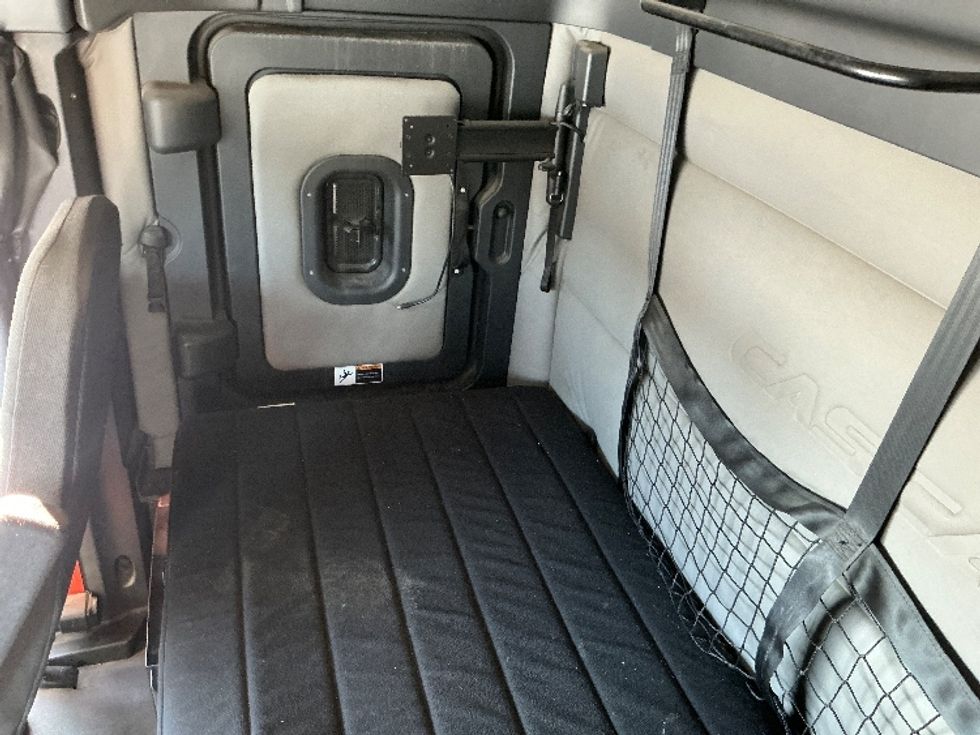 Sleeper Tractor-Heavy Duty Tractors-Freightliner-2020-T12664ST-East Chicago-IN-562,569\n\t\tmiles-$ 50,250 - Image 19