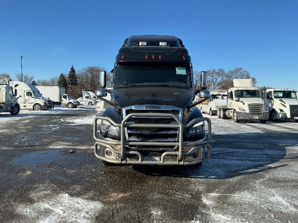 Sleeper Tractor-Heavy Duty Tractors-Freightliner-2020-T12664ST-East Chicago-IN-562,569\n\t\tmiles-$ 50,250 - Image 2