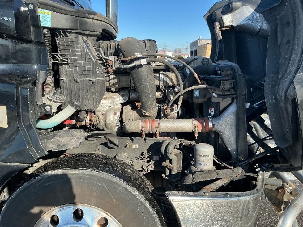 Sleeper Tractor-Heavy Duty Tractors-Freightliner-2020-T12664ST-East Chicago-IN-562,569\n\t\tmiles-$ 50,250 - Image 20