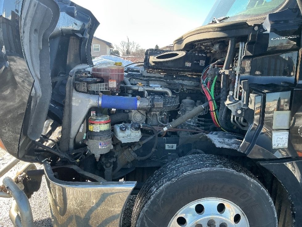 Sleeper Tractor-Heavy Duty Tractors-Freightliner-2020-T12664ST-East Chicago-IN-562,569\n\t\tmiles-$ 50,250 - Image 21