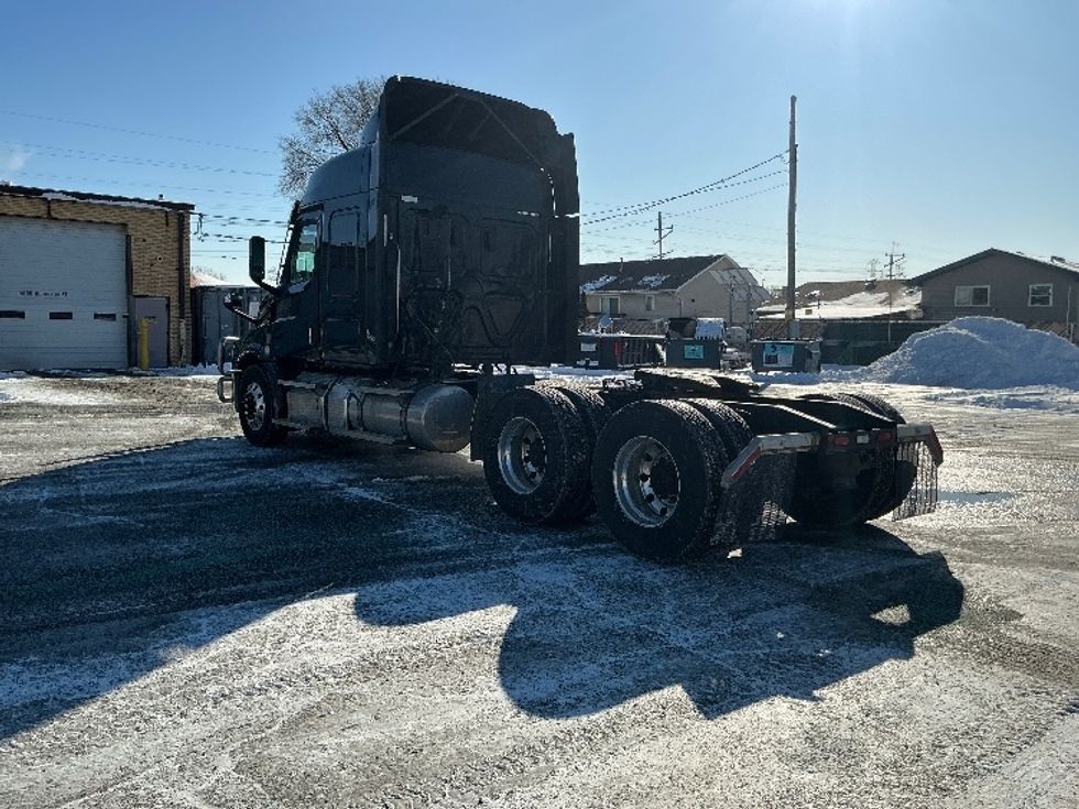 Sleeper Tractor-Heavy Duty Tractors-Freightliner-2020-T12664ST-East Chicago-IN-562,569\n\t\tmiles-$ 50,250 - Image 5