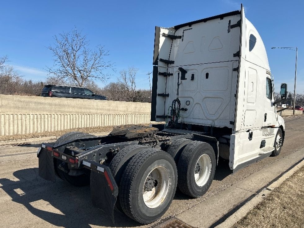 Sleeper Tractor-Heavy Duty Tractors-Freightliner-2020-T12664ST-East Chicago-IN-592,792\n\t\tmiles-$ 49,500 - Image 7