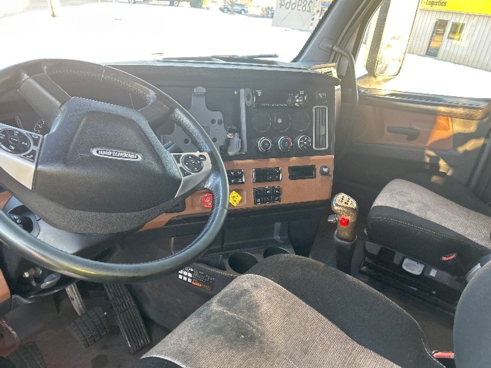 Sleeper Tractor-Heavy Duty Tractors-Freightliner-2020-T12664ST-East Chicago-IN-597,274\n\t\tmiles-$ 54,500 - Image 10