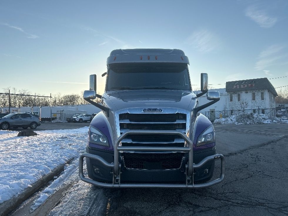 Sleeper Tractor-Heavy Duty Tractors-Freightliner-2020-T12664ST-East Chicago-IN-597,274\n\t\tmiles-$ 54,500 - Image 2