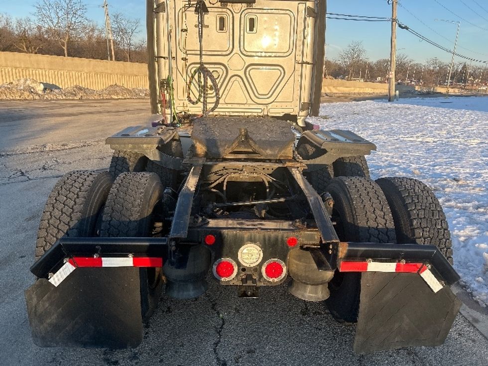 Sleeper Tractor-Heavy Duty Tractors-Freightliner-2020-T12664ST-East Chicago-IN-597,274\n\t\tmiles-$ 54,500 - Image 6