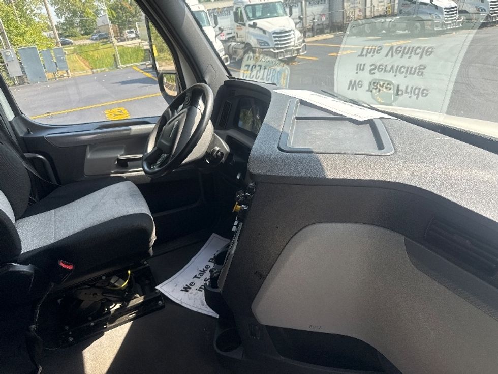 Sleeper Tractor-Heavy Duty Tractors-Freightliner-2020-T12664ST-East Chicago-IN-621,022\n\t\tmiles-$ 53,250 - Image 15