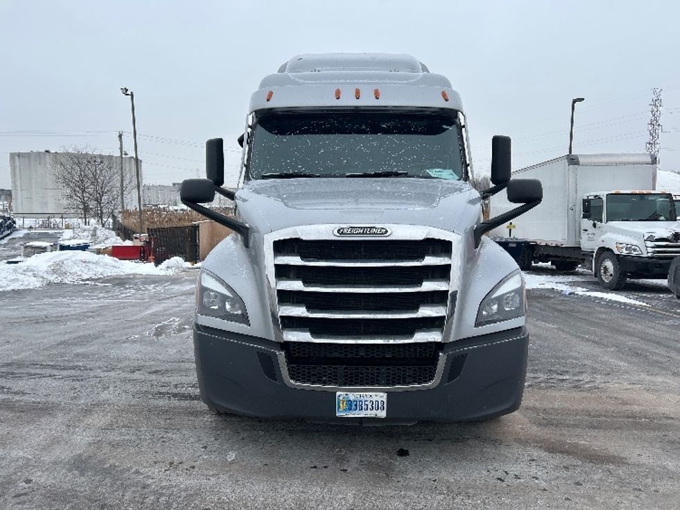 Sleeper Tractor-Heavy Duty Tractors-Freightliner-2020-T12664ST-East Chicago-IN-623,608\n\t\tmiles-$ 41,250 - Image 2