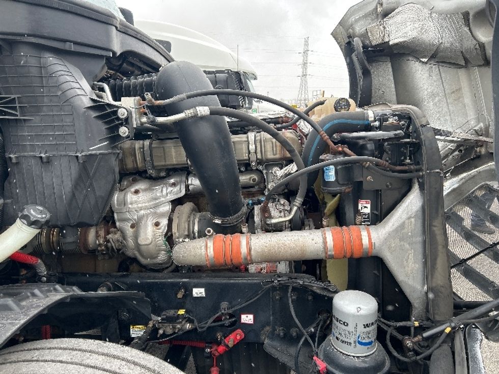 Sleeper Tractor-Heavy Duty Tractors-Freightliner-2020-T12664ST-East Chicago-IN-623,608\n\t\tmiles-$ 41,250 - Image 20