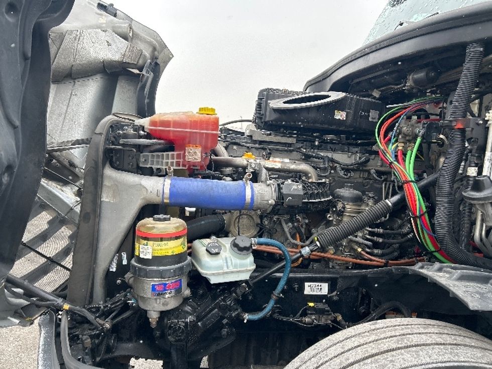 Sleeper Tractor-Heavy Duty Tractors-Freightliner-2020-T12664ST-East Chicago-IN-623,608\n\t\tmiles-$ 41,250 - Image 21