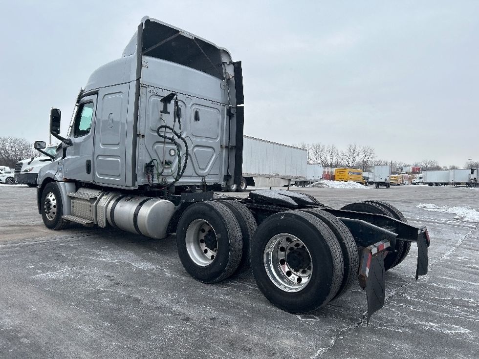 Sleeper Tractor-Heavy Duty Tractors-Freightliner-2020-T12664ST-East Chicago-IN-623,608\n\t\tmiles-$ 41,250 - Image 5