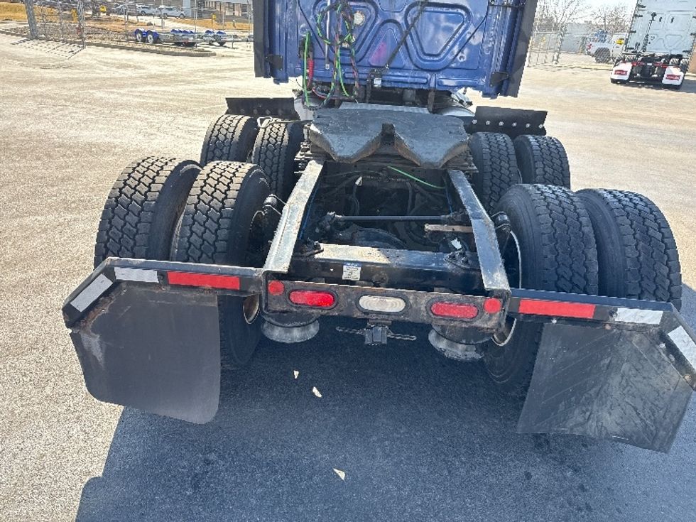 Sleeper Tractor-Heavy Duty Tractors-Freightliner-2020-T12664ST-East Chicago-IN-662,613\n\t\tmiles-$ 43,500 - Image 6