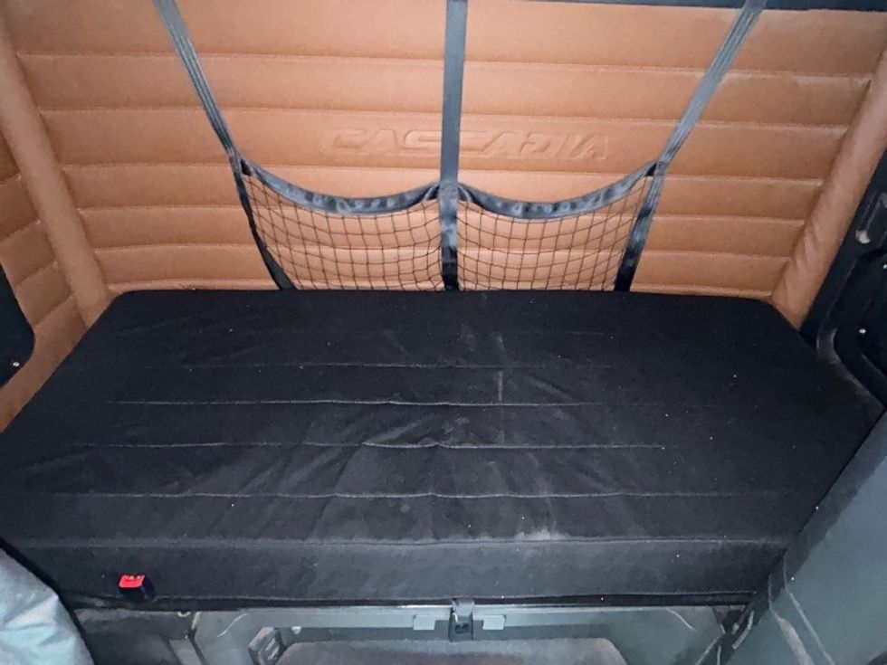 Sleeper Tractor-Heavy Duty Tractors-Freightliner-2020-T12664ST-East Chicago-IN-669,948\n\t\tmiles-$ 49,250 - Image 17