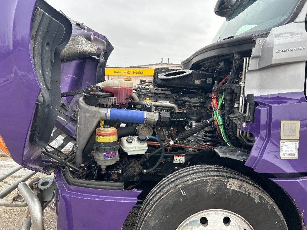 Sleeper Tractor-Heavy Duty Tractors-Freightliner-2020-T12664ST-East Chicago-IN-669,948\n\t\tmiles-$ 49,250 - Image 21