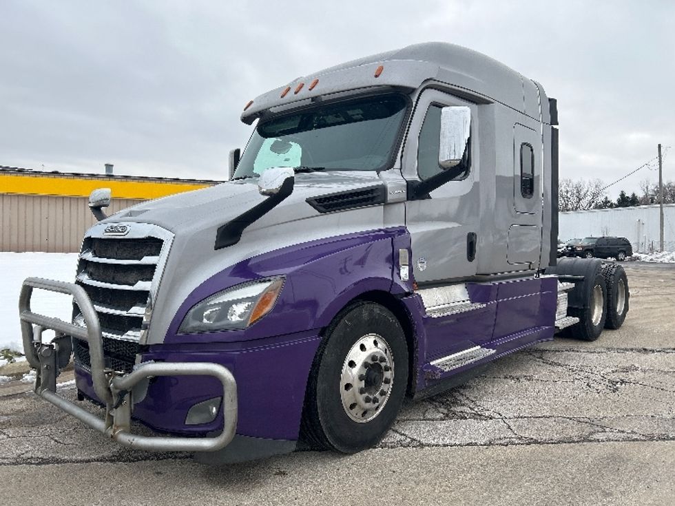 Sleeper Tractor-Heavy Duty Tractors-Freightliner-2020-T12664ST-East Chicago-IN-669,948\n\t\tmiles-$ 49,250 - Image 3