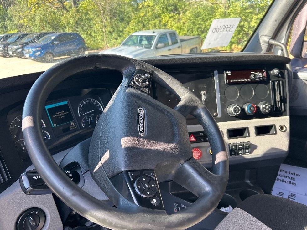 Sleeper Tractor-Heavy Duty Tractors-Freightliner-2020-T12664ST-East Chicago-IN-708,524\n\t\tmiles-$ 43,000 - Image 10