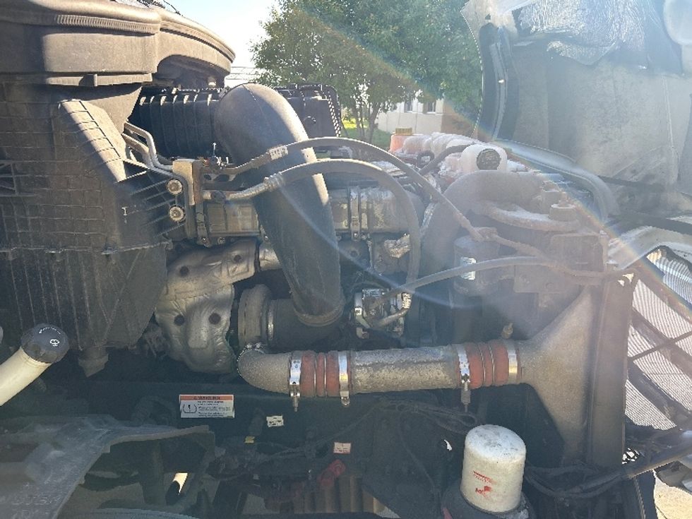 Sleeper Tractor-Heavy Duty Tractors-Freightliner-2020-T12664ST-East Chicago-IN-708,524\n\t\tmiles-$ 43,000 - Image 20