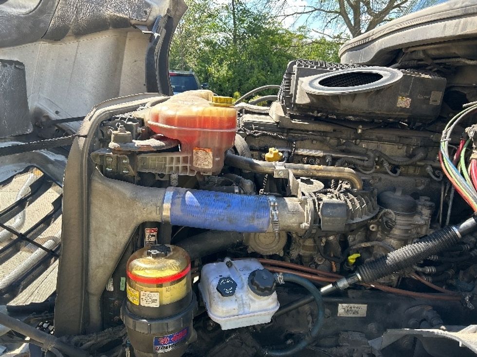 Sleeper Tractor-Heavy Duty Tractors-Freightliner-2020-T12664ST-East Chicago-IN-805,355\n\t\tmiles-$ 34,750 - Image 21