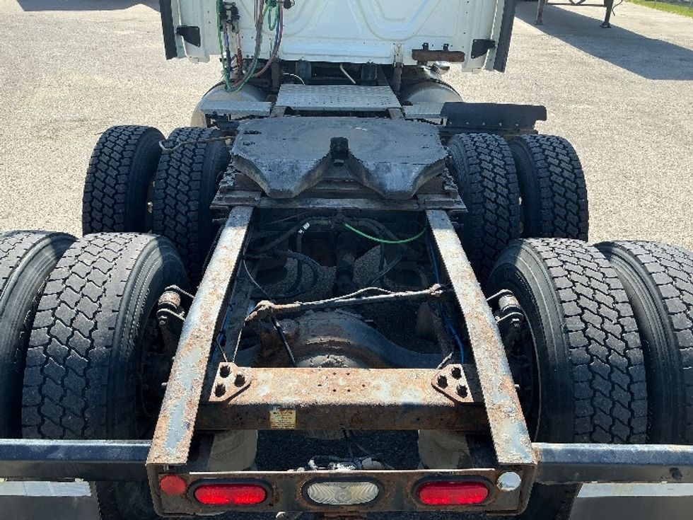 Sleeper Tractor-Heavy Duty Tractors-Freightliner-2020-T12664ST-Edmonton-AB-1,045,994\n\t\tkm-$ 66,000 - Image 6