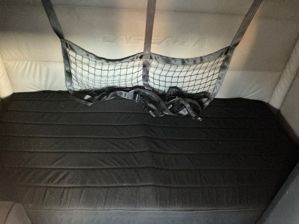 Sleeper Tractor-Heavy Duty Tractors-Freightliner-2020-T12664ST-Edmonton-AB-724,759\n\t\tkm-$ 78,000 - Image 17