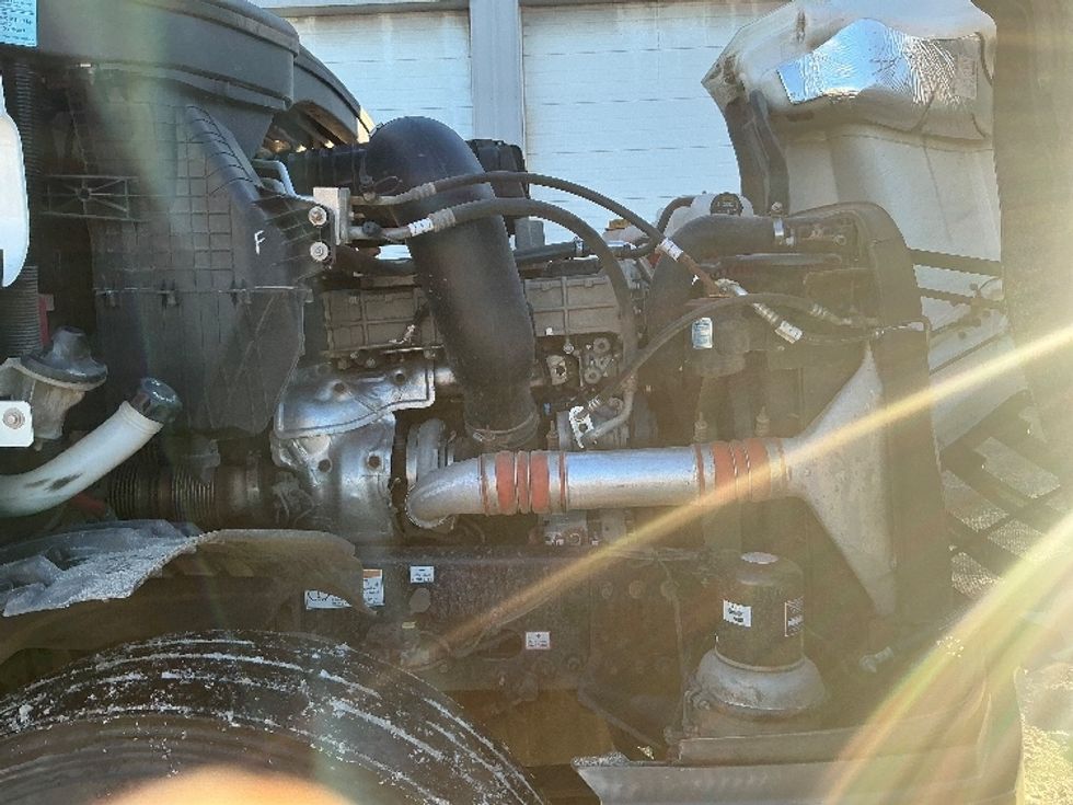 Sleeper Tractor-Heavy Duty Tractors-Freightliner-2020-T12664ST-Edmonton-AB-724,759\n\t\tkm-$ 78,000 - Image 20