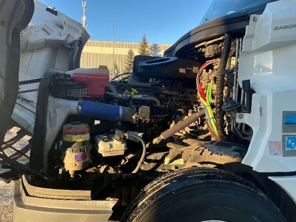 Sleeper Tractor-Heavy Duty Tractors-Freightliner-2020-T12664ST-Edmonton-AB-724,759\n\t\tkm-$ 78,000 - Image 21