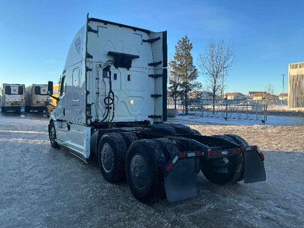 Sleeper Tractor-Heavy Duty Tractors-Freightliner-2020-T12664ST-Edmonton-AB-724,759\n\t\tkm-$ 78,000 - Image 5