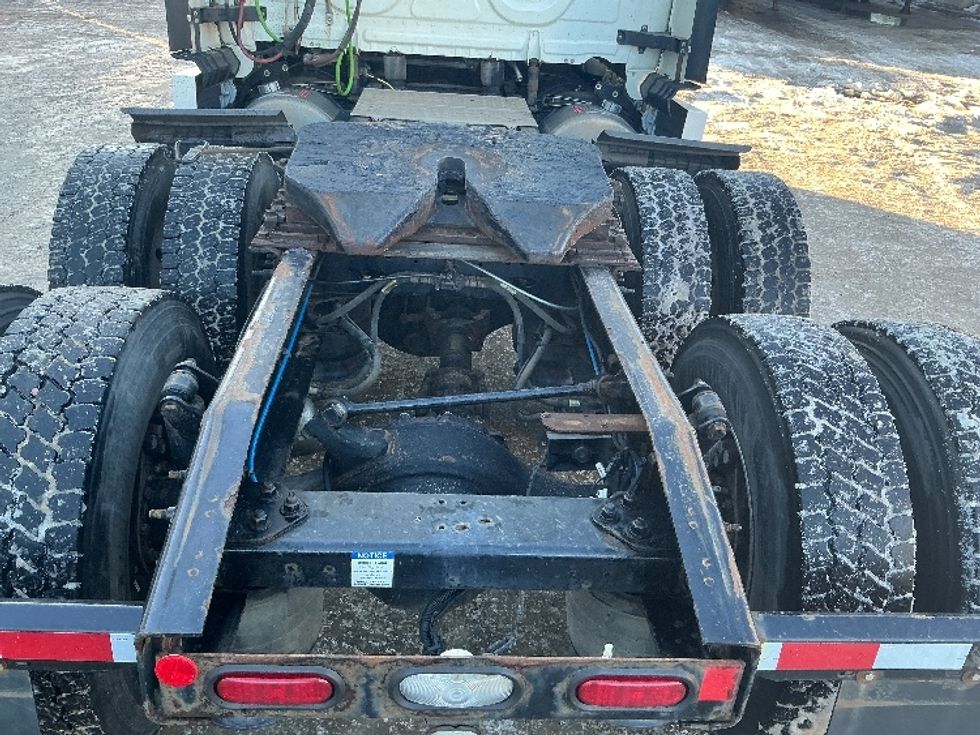 Sleeper Tractor-Heavy Duty Tractors-Freightliner-2020-T12664ST-Edmonton-AB-724,759\n\t\tkm-$ 78,000 - Image 6