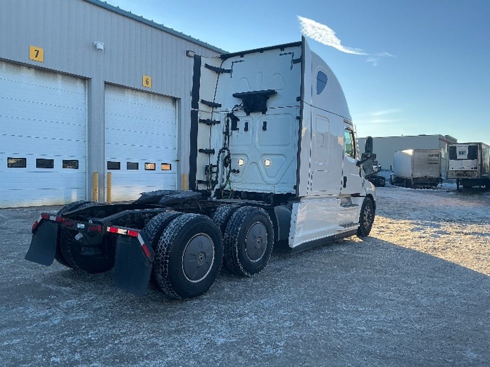 Sleeper Tractor-Heavy Duty Tractors-Freightliner-2020-T12664ST-Edmonton-AB-724,759\n\t\tkm-$ 78,000 - Image 7