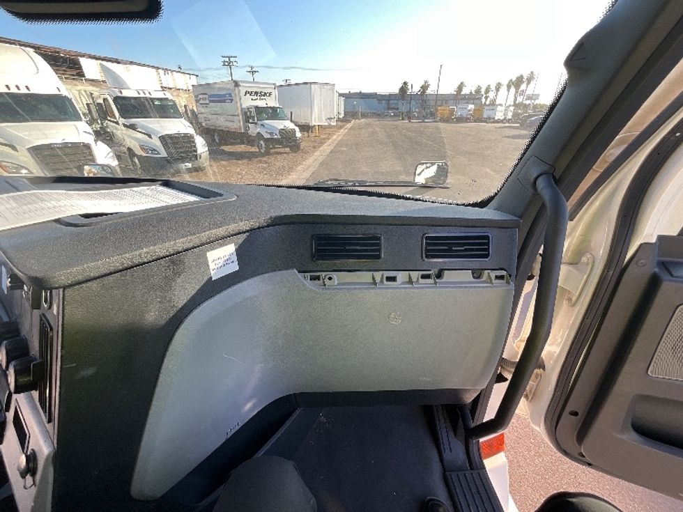 Sleeper Tractor-Heavy Duty Tractors-Freightliner-2020-T12664ST-El Centro-CA-547,544\n\t\tmiles-$ 63,750 - Image 14