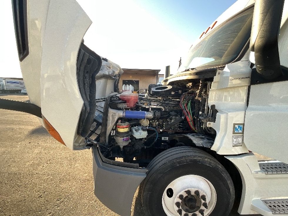 Sleeper Tractor-Heavy Duty Tractors-Freightliner-2020-T12664ST-El Centro-CA-547,544\n\t\tmiles-$ 63,750 - Image 20