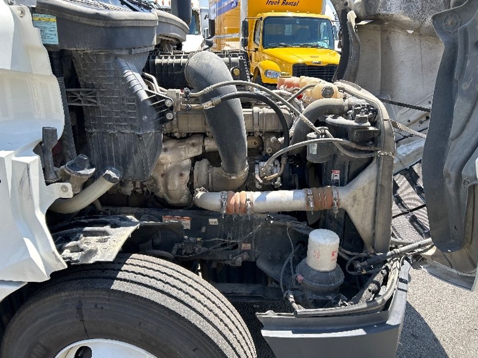 Sleeper Tractor-Heavy Duty Tractors-Freightliner-2020-T12664ST-El Centro-CA-551,919\n\t\tmiles-$ 64,500 - Image 20