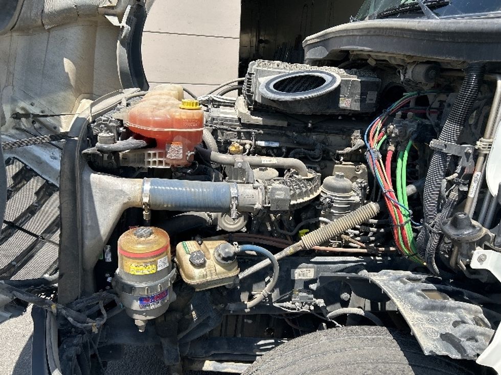 Sleeper Tractor-Heavy Duty Tractors-Freightliner-2020-T12664ST-El Centro-CA-551,919\n\t\tmiles-$ 64,500 - Image 21