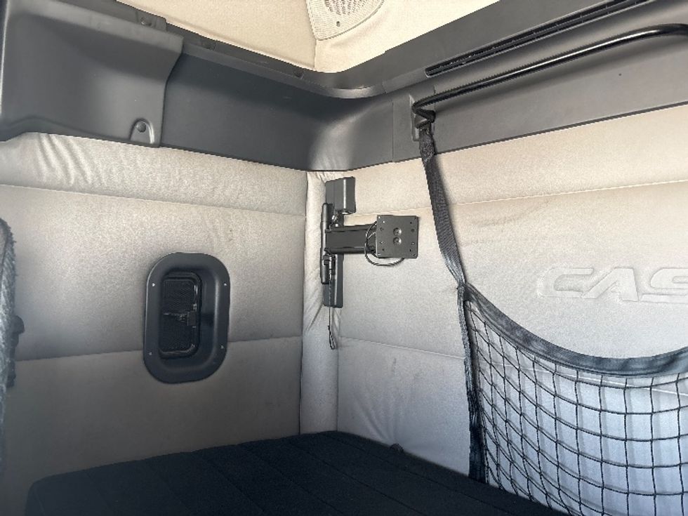 Sleeper Tractor-Heavy Duty Tractors-Freightliner-2020-T12664ST-El Paso-TX-452,601\n\t\tmiles-$ 63,750 - Image 19