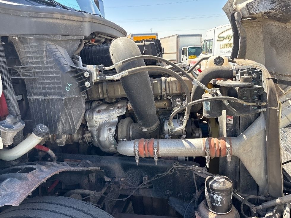 Sleeper Tractor-Heavy Duty Tractors-Freightliner-2020-T12664ST-El Paso-TX-452,601\n\t\tmiles-$ 63,750 - Image 20